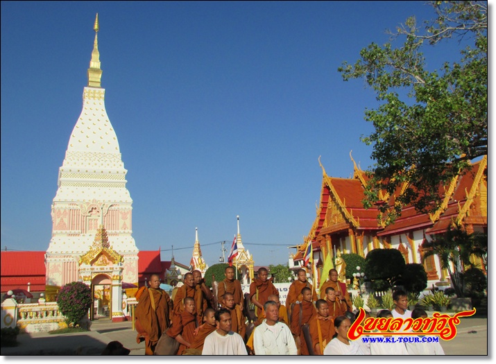 พระธาตุเรณูเป็นวัดคู่บ้านคู่เมืองมานานได้จำลองรูปทรงมาจากพระธาตุพนมองค์เดิม