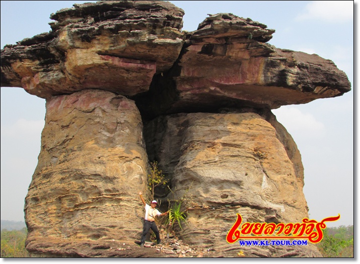 เสาเฉลียงใหญ่ ปฎิมากรรมทางธรรมชาติของอุทยานแห่งชาติผาแต้ม